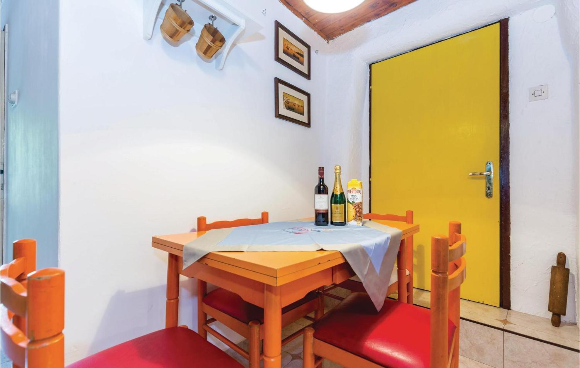 Amazing Apartment In Novi Vinodolski With Wifi Dış mekan fotoğraf
