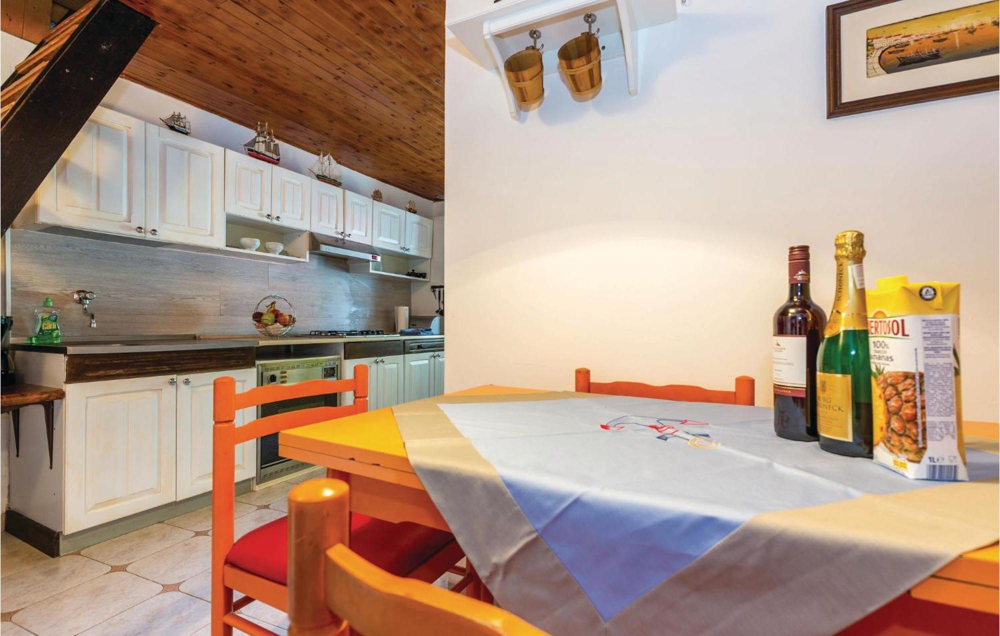 Amazing Apartment In Novi Vinodolski With Wifi Dış mekan fotoğraf